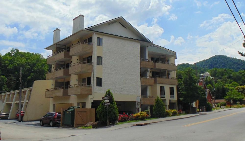 Econo Lodge Inn & Suites Gatlinburg At The Convention Center Exterior foto