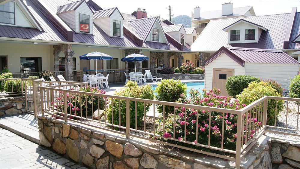Econo Lodge Inn & Suites Gatlinburg At The Convention Center Exterior foto